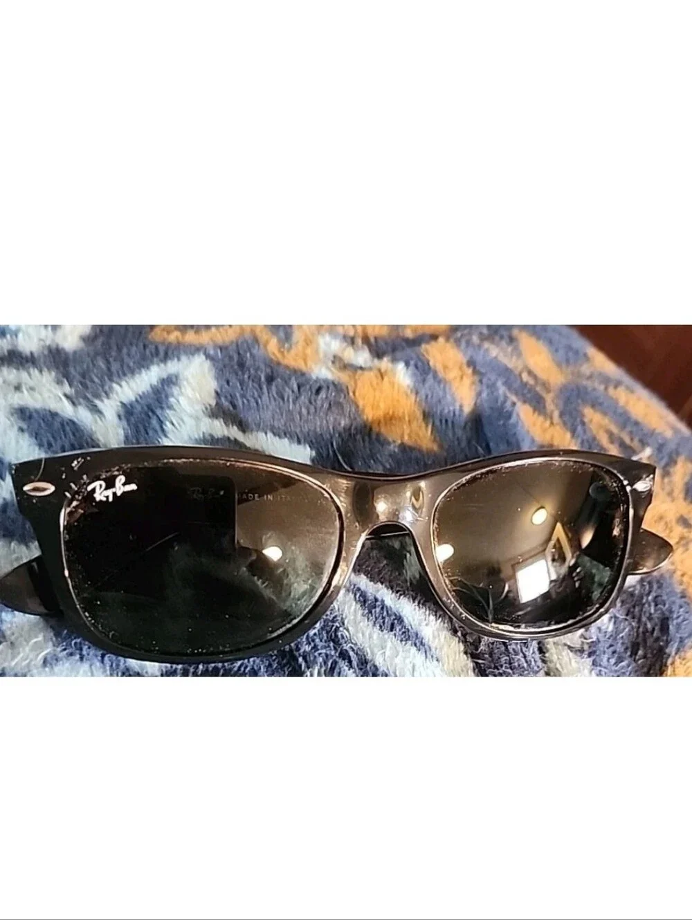 Ray-Ban Men’s Black Frame Sunglasses with Dark Green Lenses - Picture 2 of 2